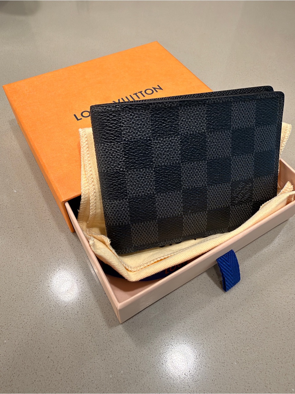 Louis Vuitton Men’s Multiple Wallet in Damier Graphite